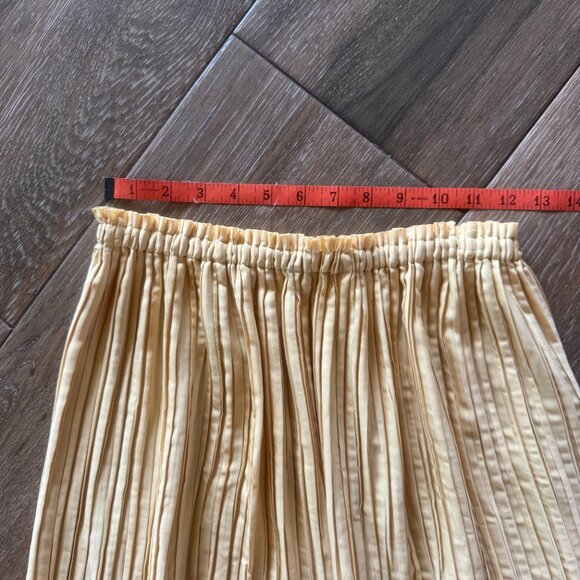 Banana Republic Factory Foil Pleated elasctic waist gold midi skirt size Medium - Picture 3 of 7